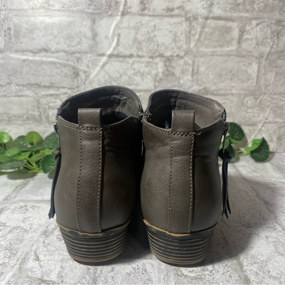 RAMPAGE Ankle Boot Booties Gray Leather Zip Up‎ Women’s 6M - Picture 5 of 10
